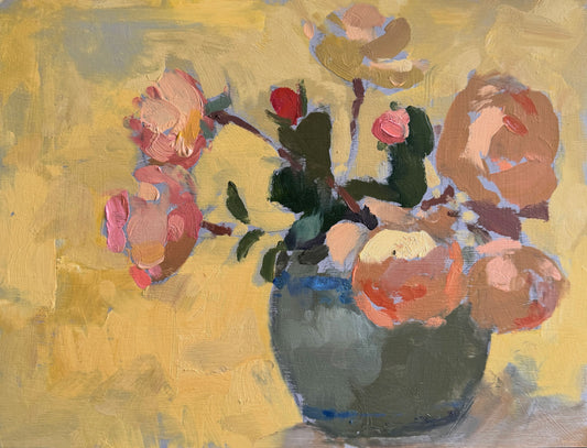 Peach roses in ginger jar