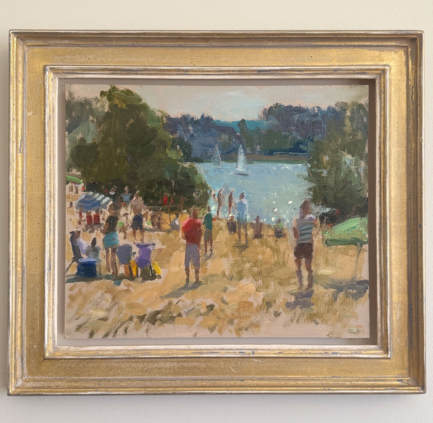 Sun brings out the crowds, Frensham Ponds