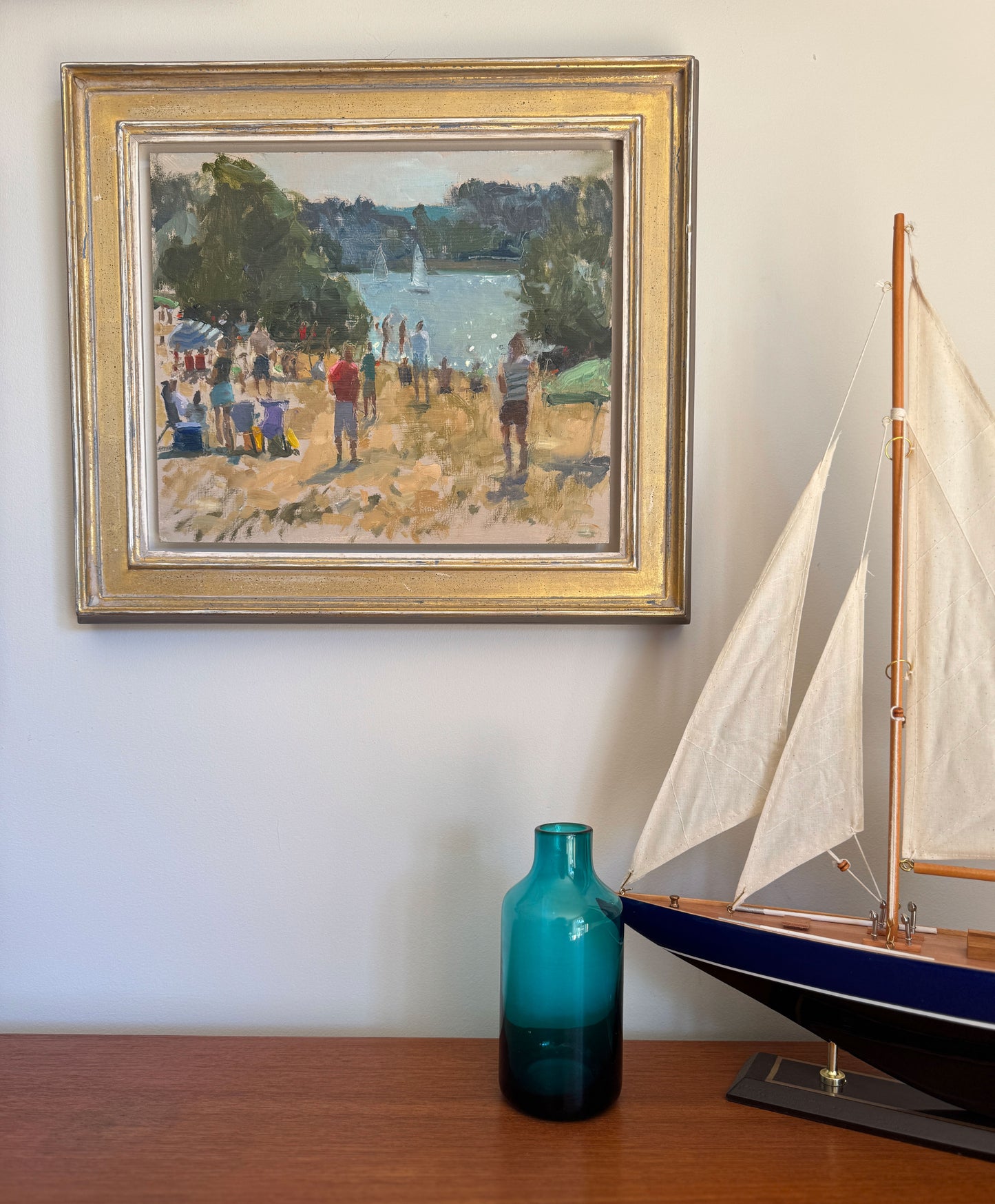 Sun brings out the crowds, Frensham Ponds